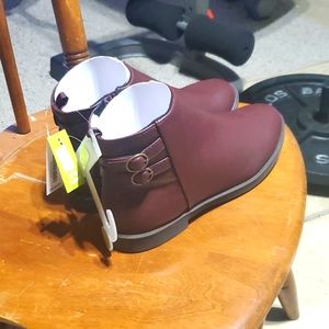 NWT size 5 Crazy 8 booties